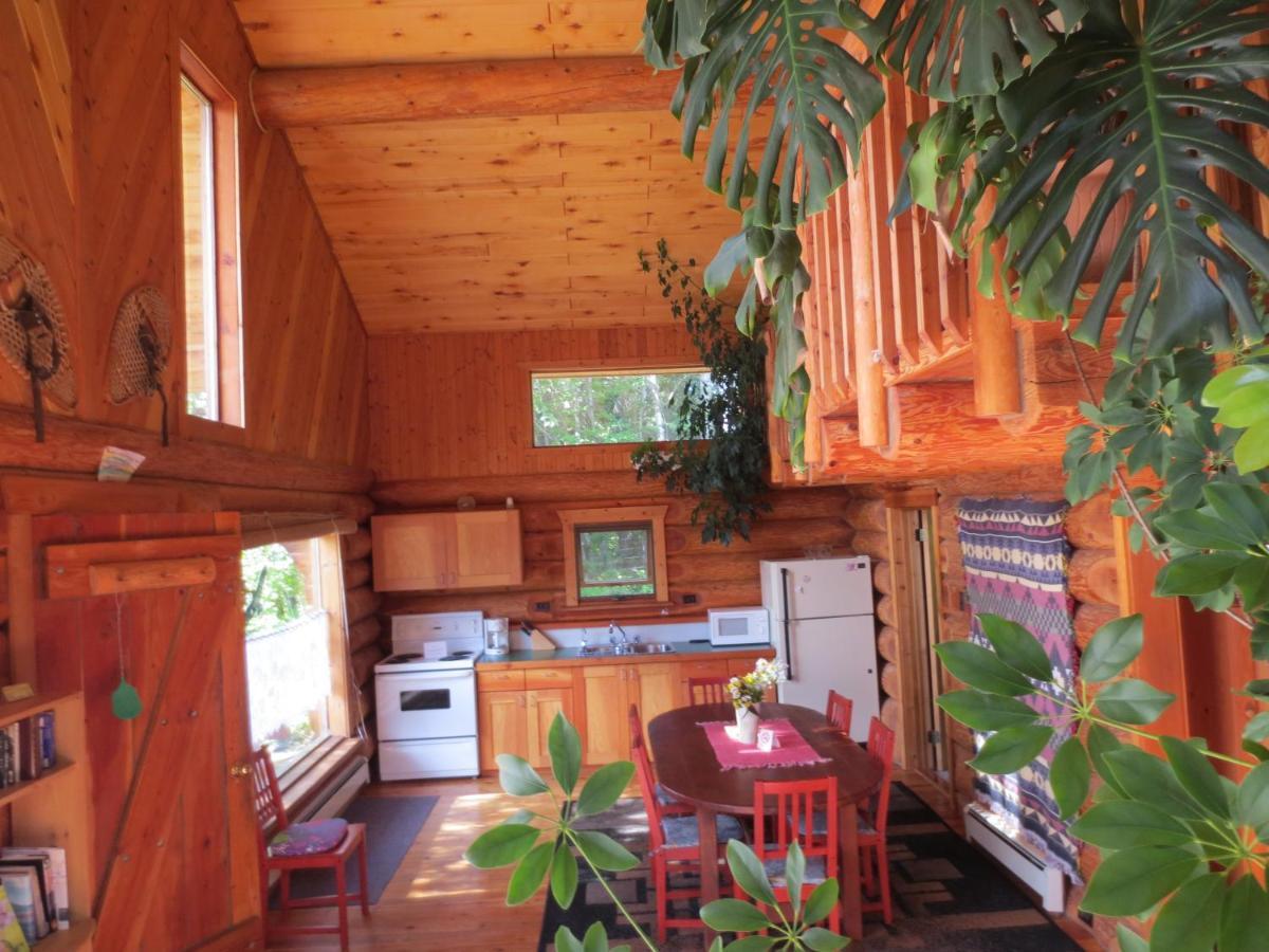 Blaeberry Mountain Lodge Голдън Стая снимка