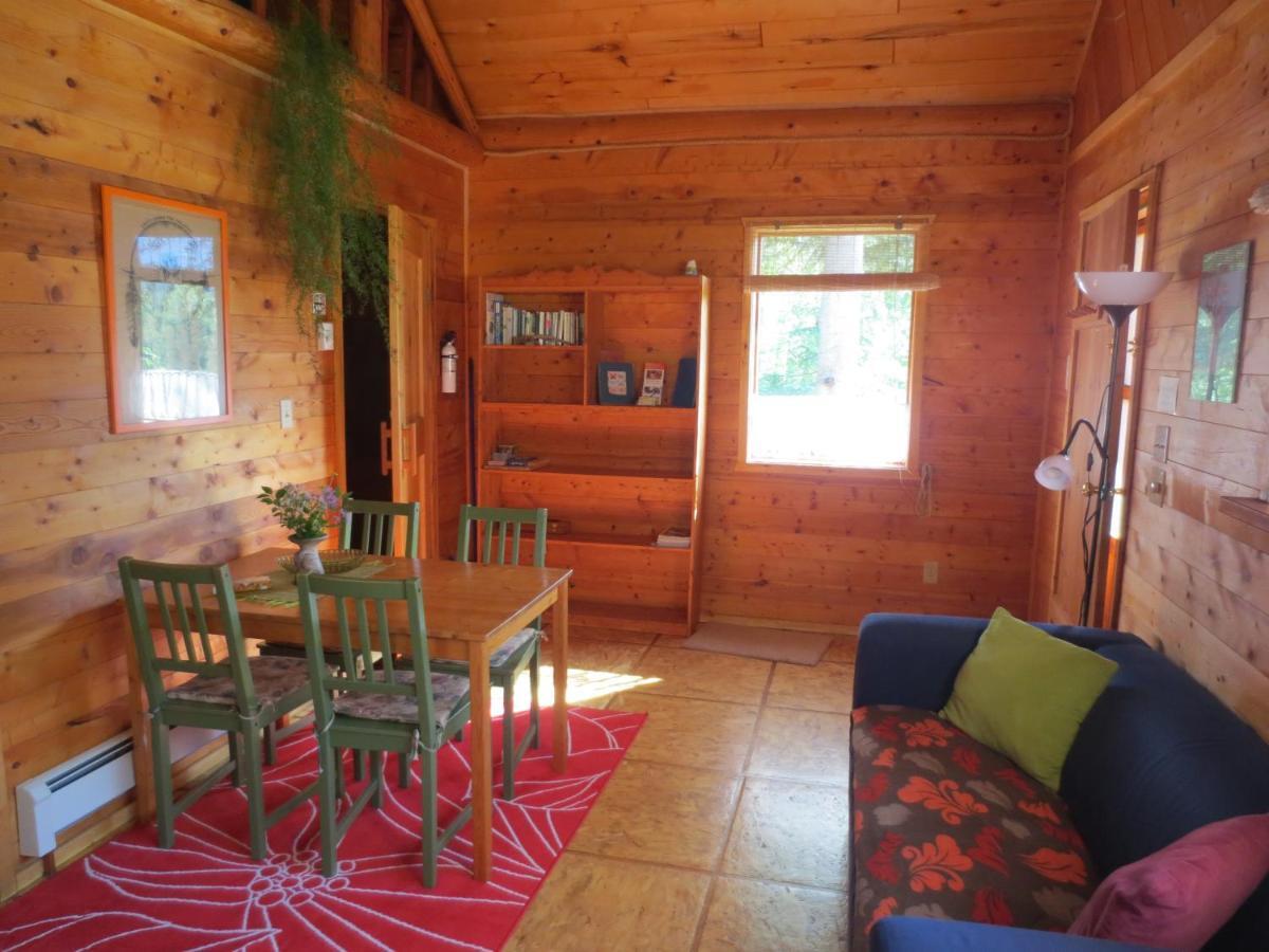 Blaeberry Mountain Lodge Голдън Стая снимка